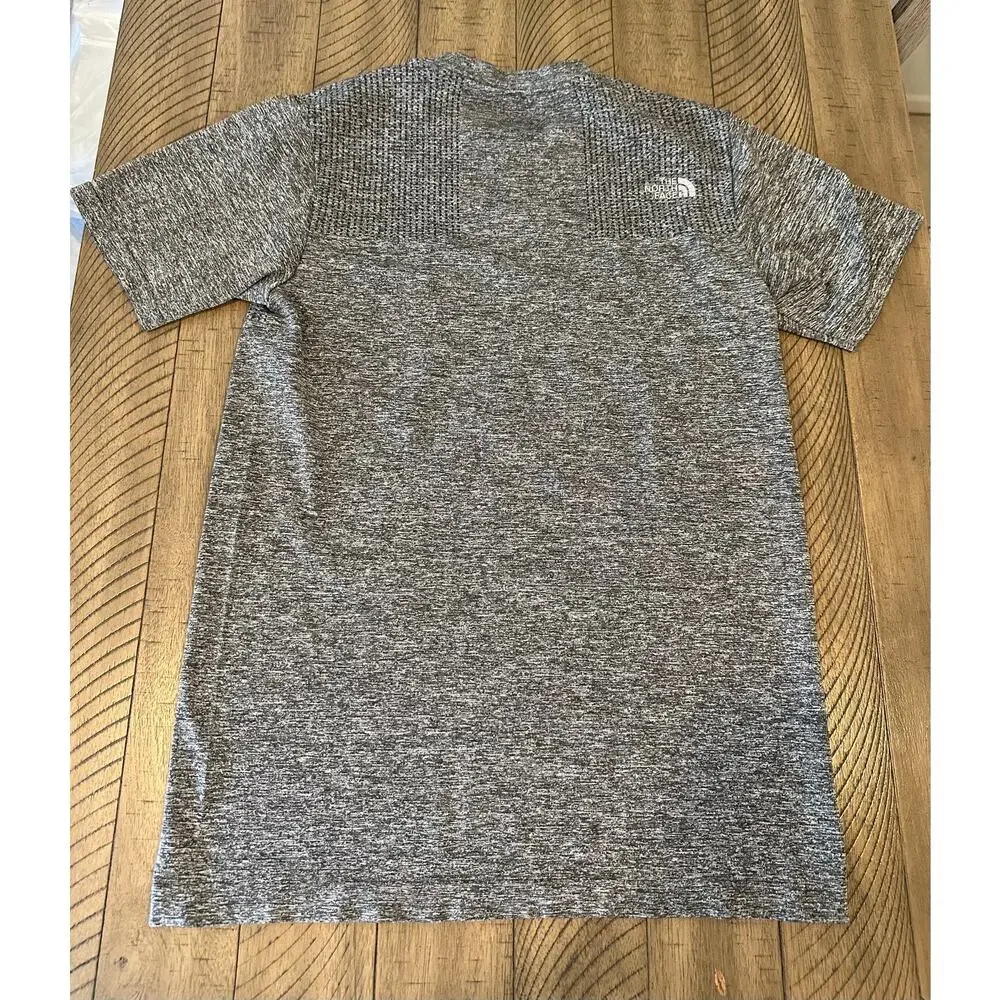 The North Face Men's Gray Short Sleeve Athletic Workout T-Shirt Tee Size S